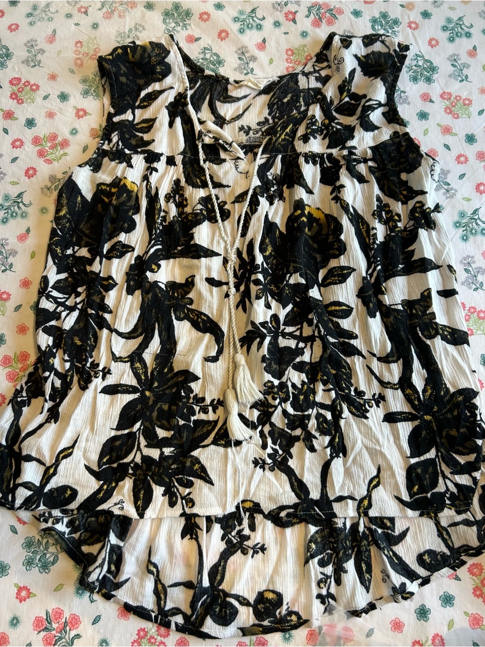 Women’s Black Floral Tie-Front Sleeveless Top